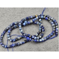 Лазурит кубик 3,2 мм грань длина 38-39 см