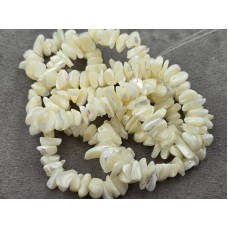 Майорка (перламутр) крихта ~ 8-10*3-5 мм довжина 80 см