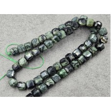 Яшма кабамба кубик 7 мм грань длина 36-37 см
