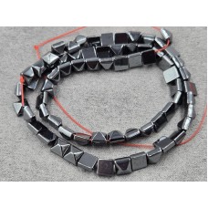 Гематит піраміда 6*4 мм довжина 39-40 см