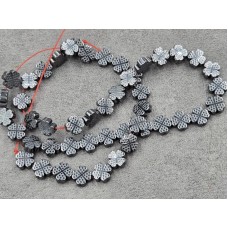 Гематит лист клевер 8 мм длина 38-39 см