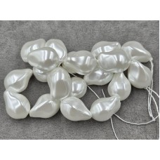 Майорка барокко (стекло) ~ 15*23 мм цвет белый длина 39-40 см