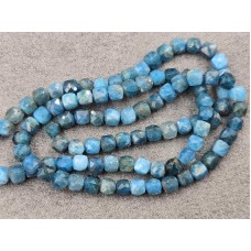 Апатит кубик 4,5 мм грань длина 38 см