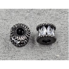 Бусина 8*6,5 мм колір чорний з білими стразами (гіпоалергений сплав)