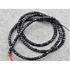 Гематит кубик 2,3 мм цвет черный длина 39 см