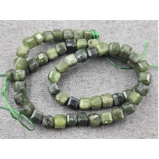 Жадеит кубик 5 мм грань длина 28 см