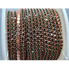 Стразовая цепь ss6 (2 мм) темно-зеленая в металле розовое золото 10 ярдов R-19 (emerald)